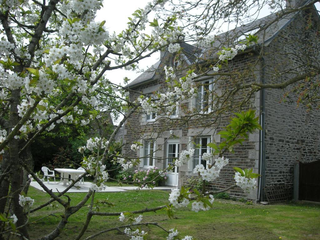 St Michel Villa Vains Luaran gambar